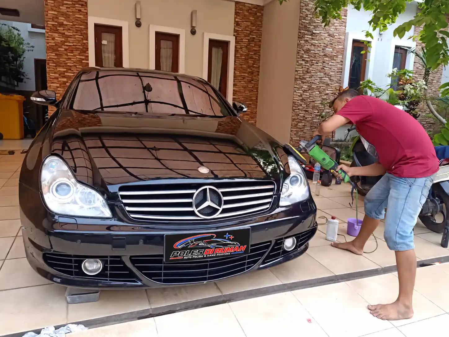 poles body mobil di rumah